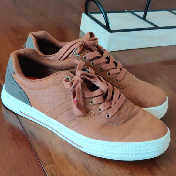 Men's Levi casual shoe size 9